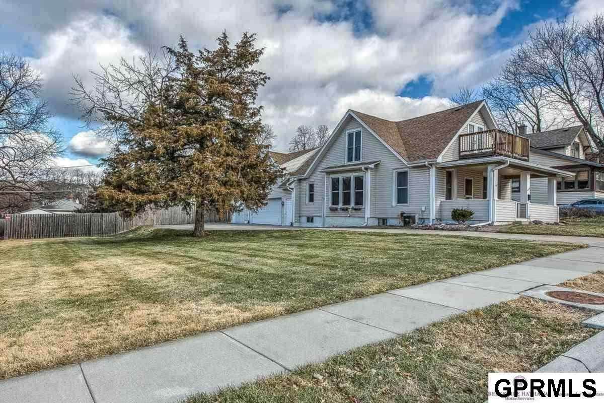 6020 Pine Street - Photo 1