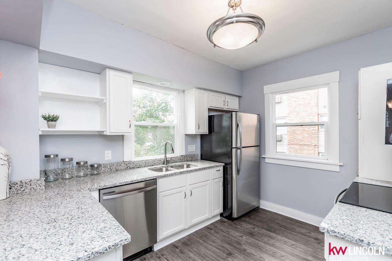 1341 F Street - Photo 1