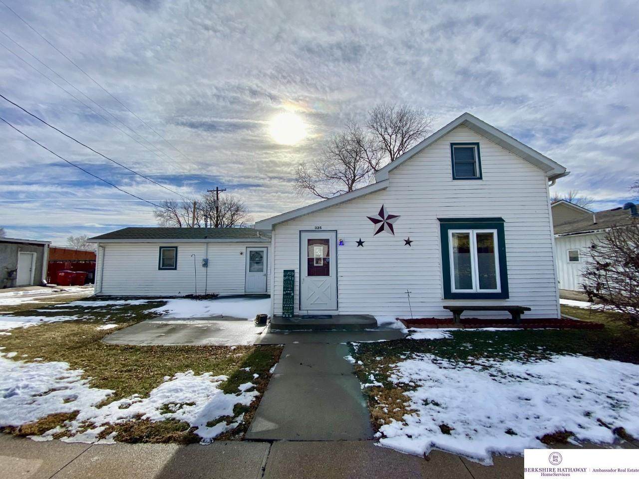 325 Eagle Street - Photo 1