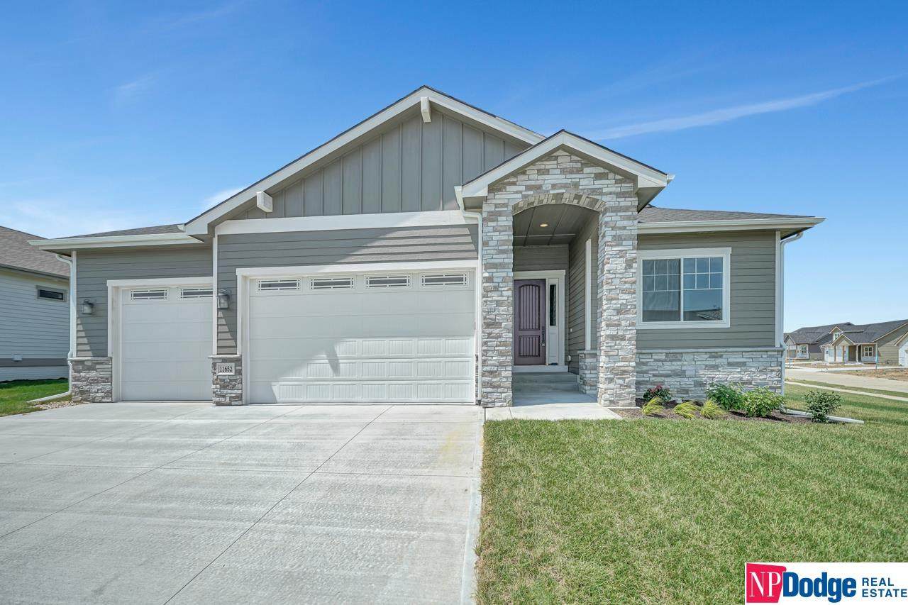 11652 123 Avenue - Photo 1