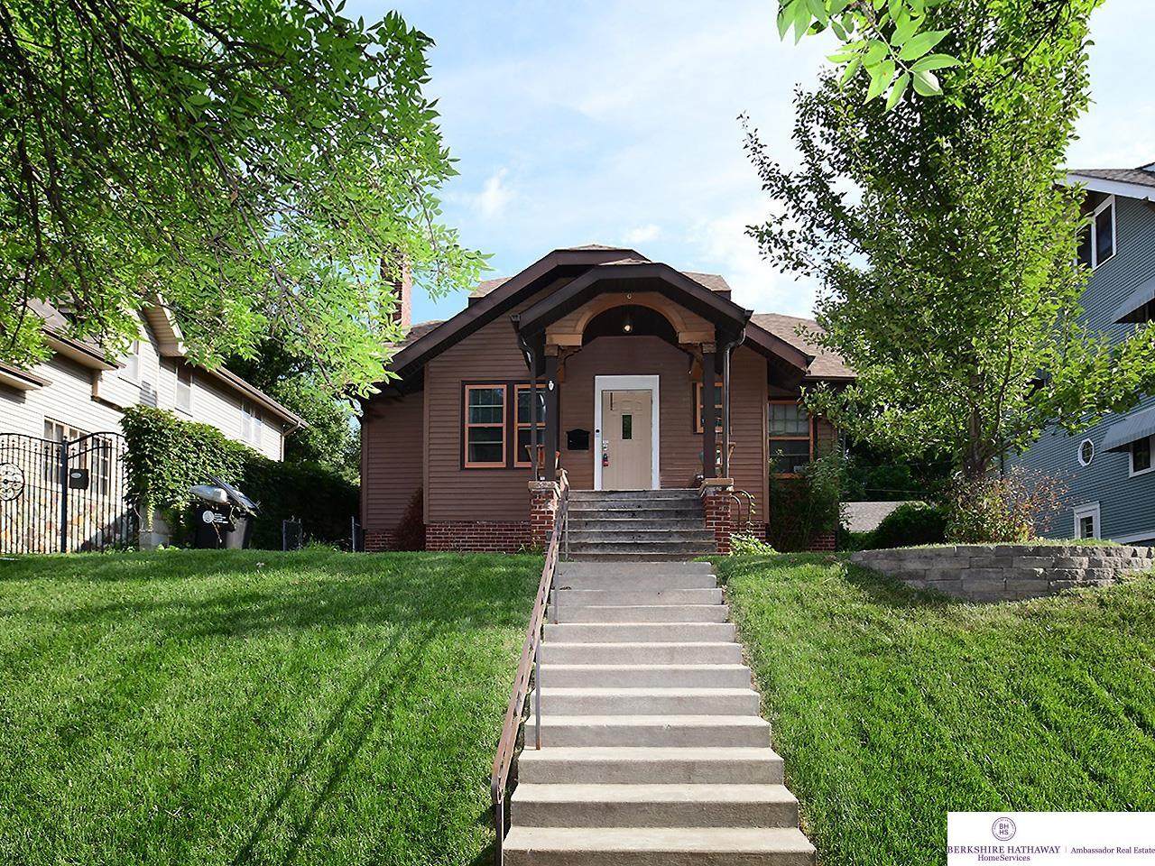 5108 Burt Street - Photo 1