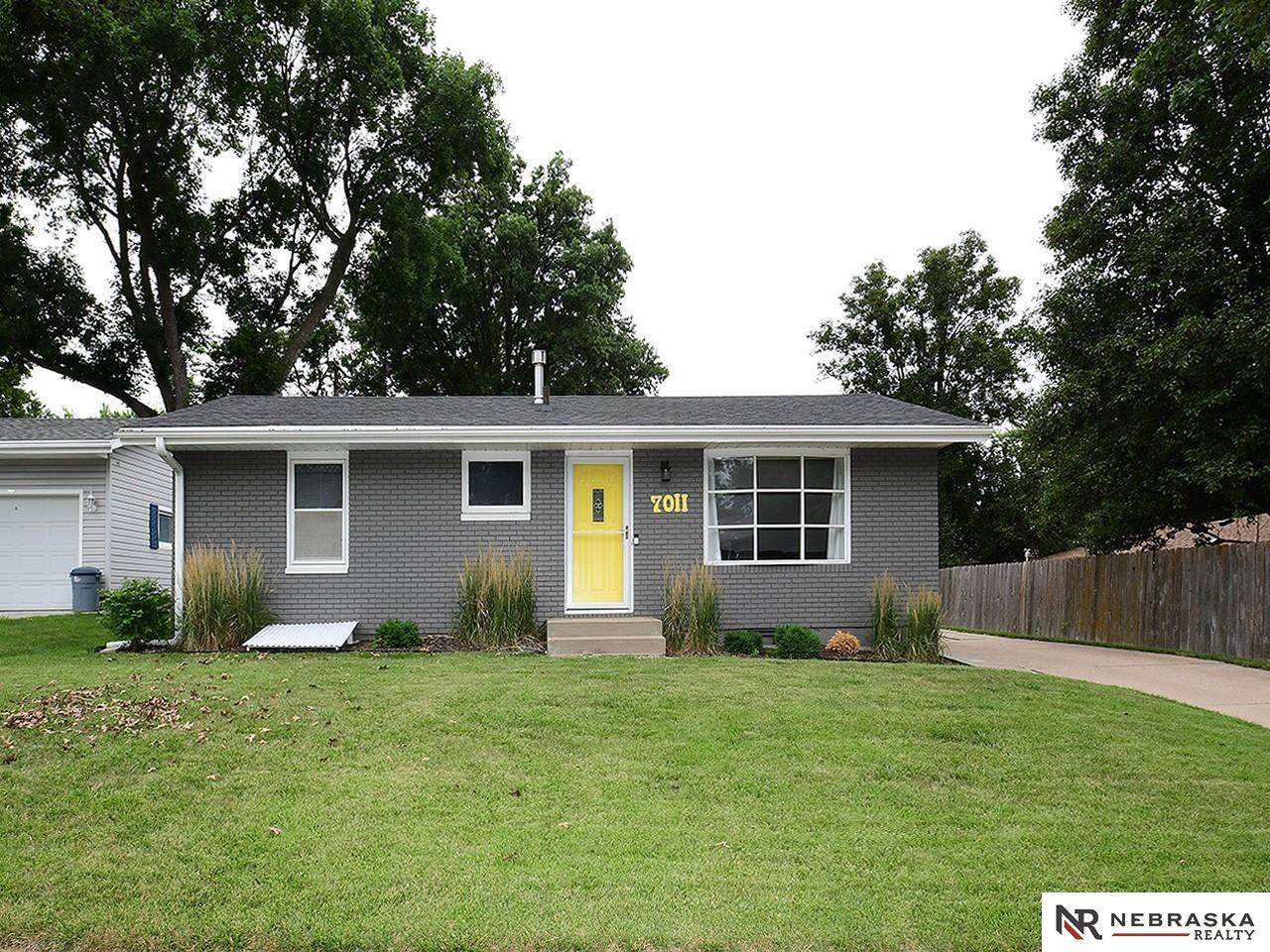 7011 Garland Street - Photo 1