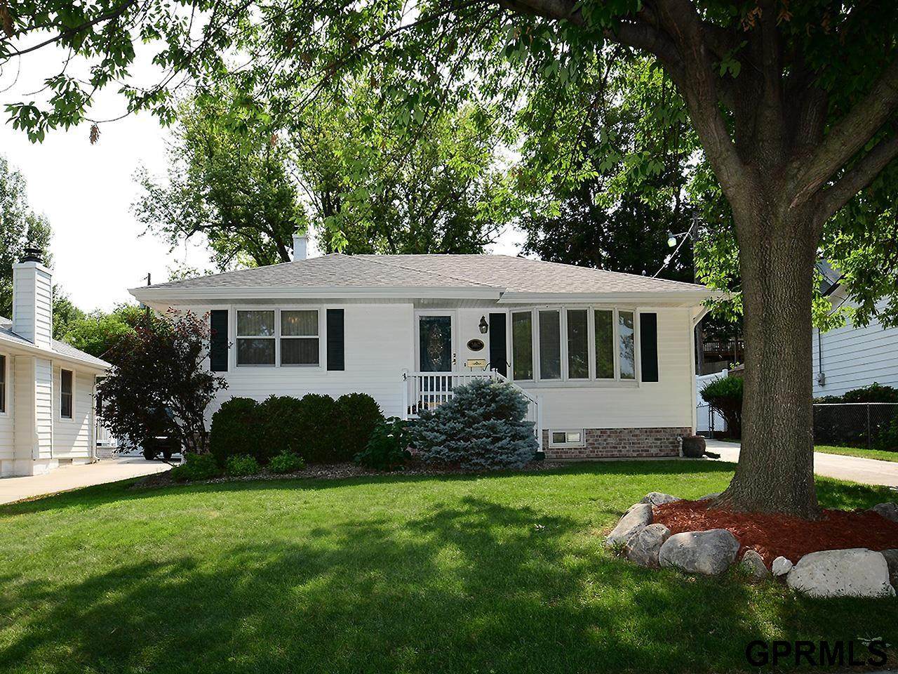 3067 48 Avenue - Photo 1