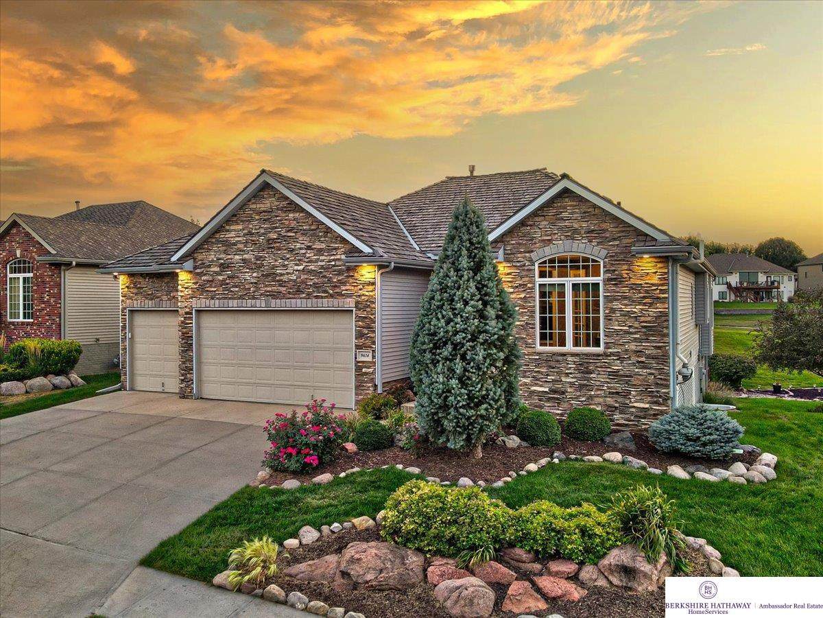 9614 175th Circle - Photo 1