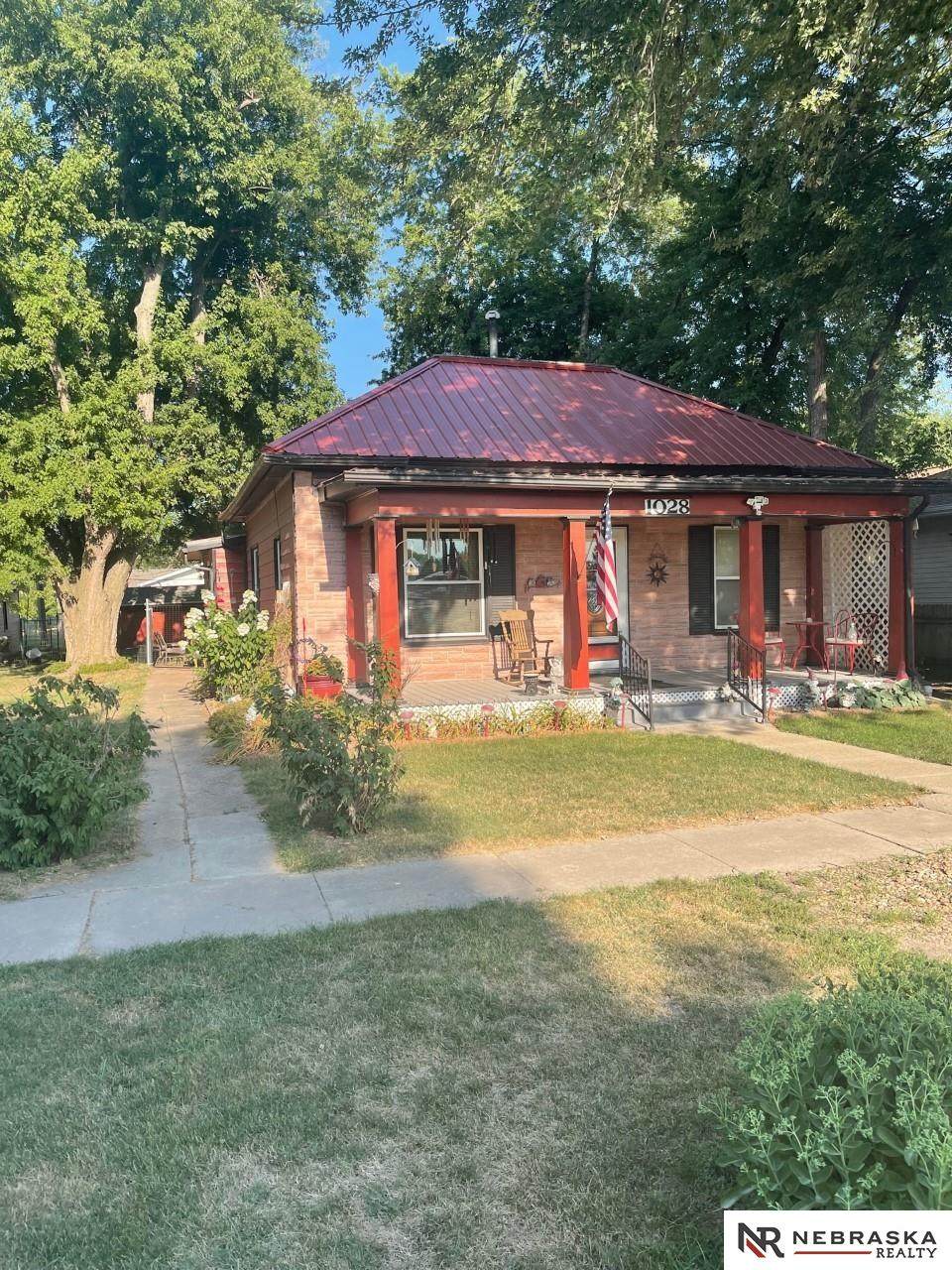 1028 Sycamore Avenue - Photo 1