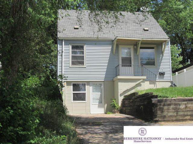 4026 Curtis Avenue - Photo 1