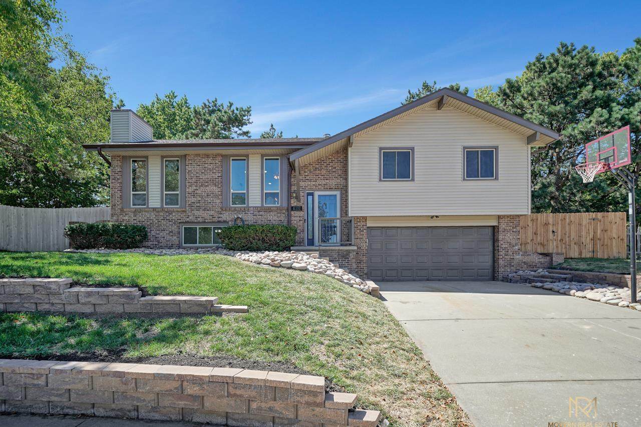 6111 52 Street Court - Photo 1