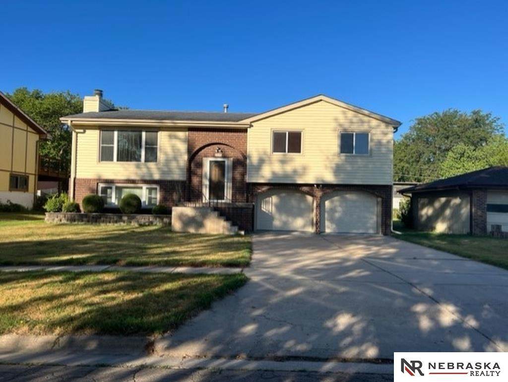 607 Brookside Drive - Photo 1