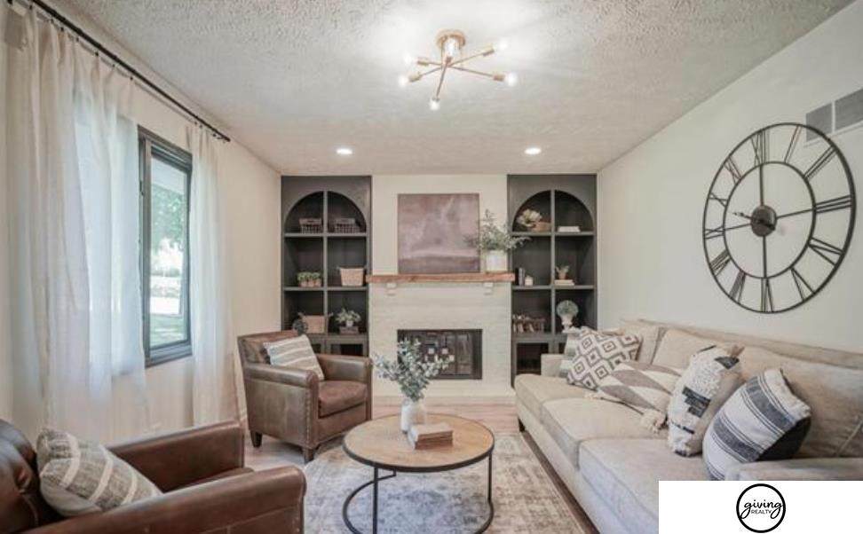 3246 76 Street - Photo 1