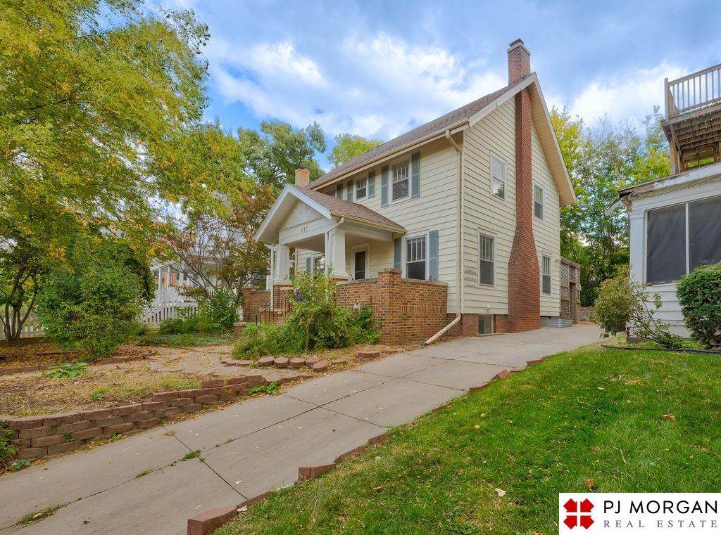 517 38th Avenue - Photo 1
