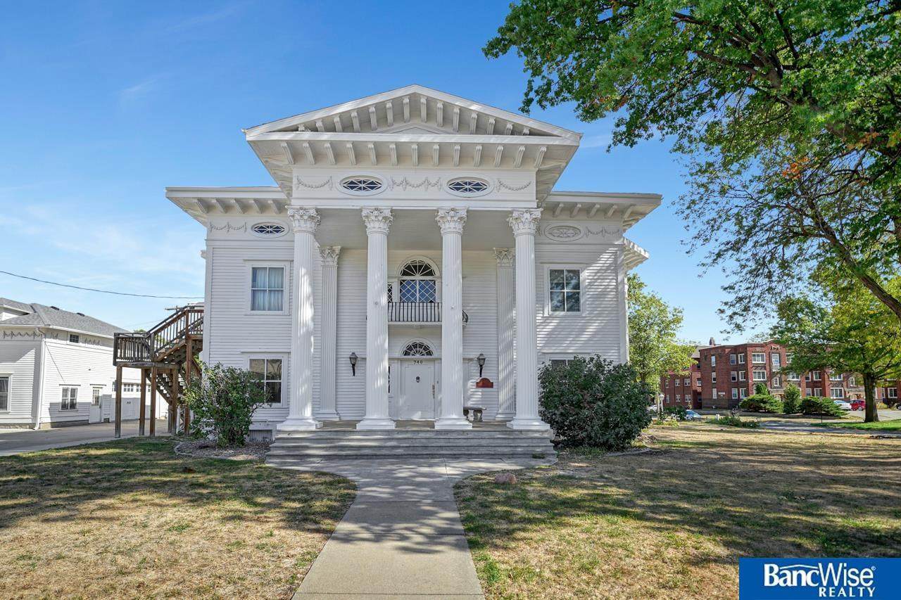 740 17Th Street - Photo 1
