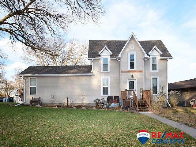 1019 7th Street - Photo 1