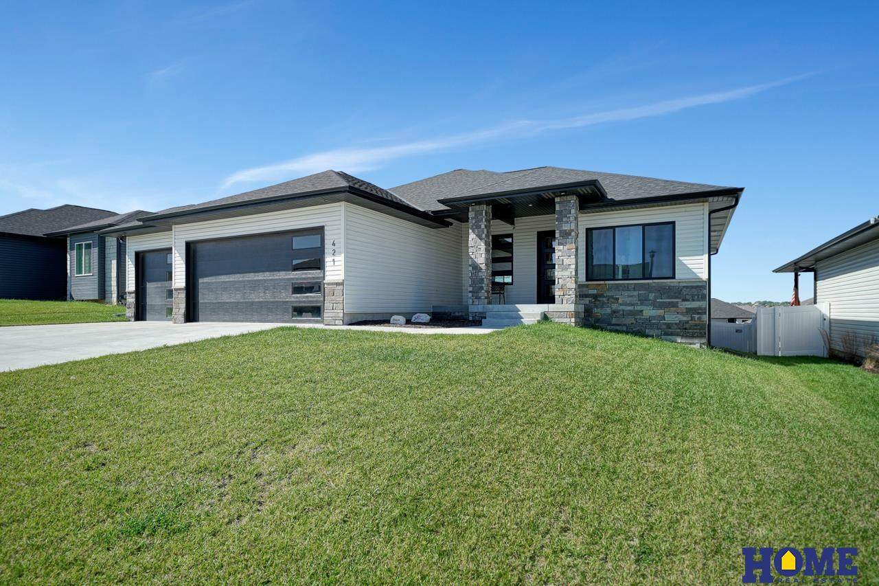 421 104th Street - Photo 1