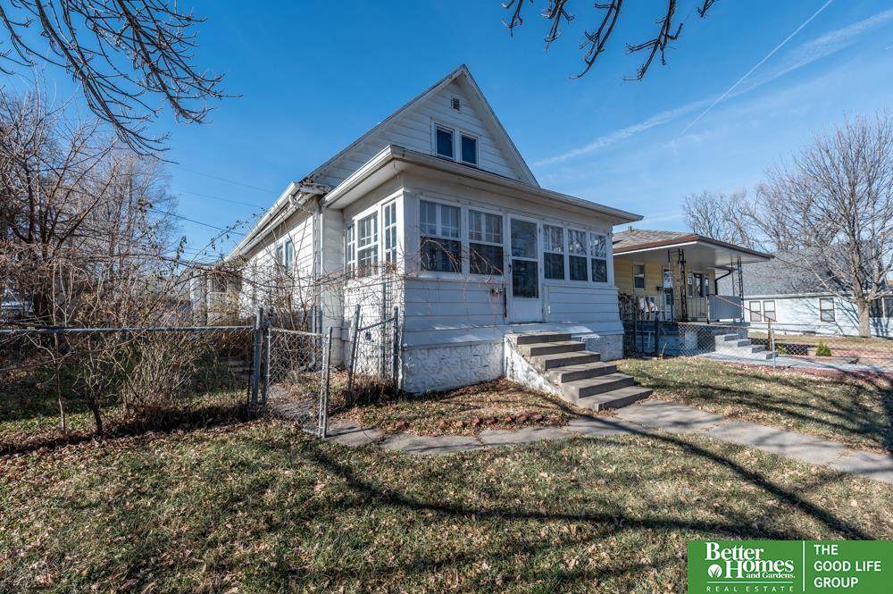 5118 39 Avenue - Photo 1