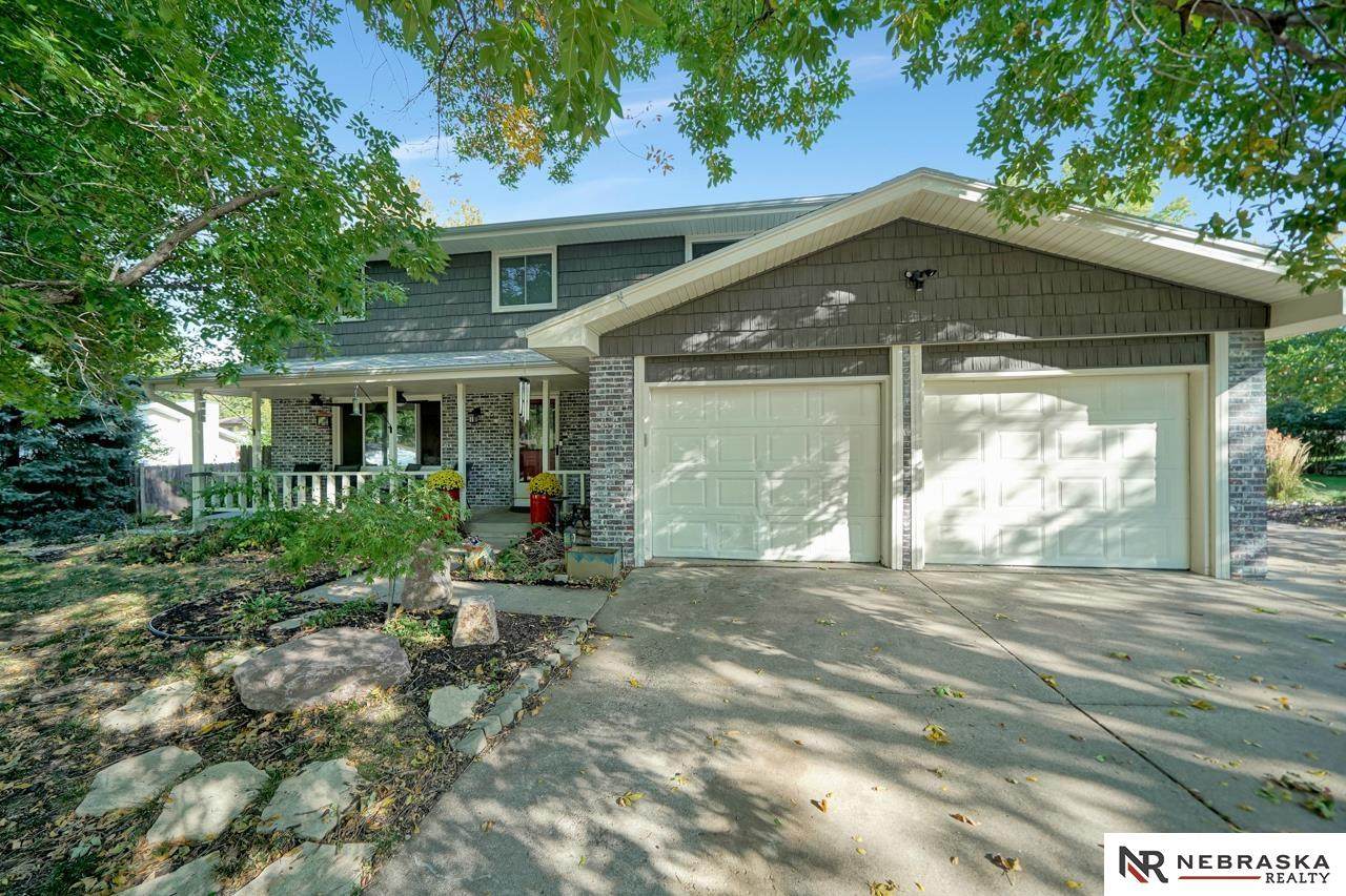 420 Cottonwood Drive - Photo 1