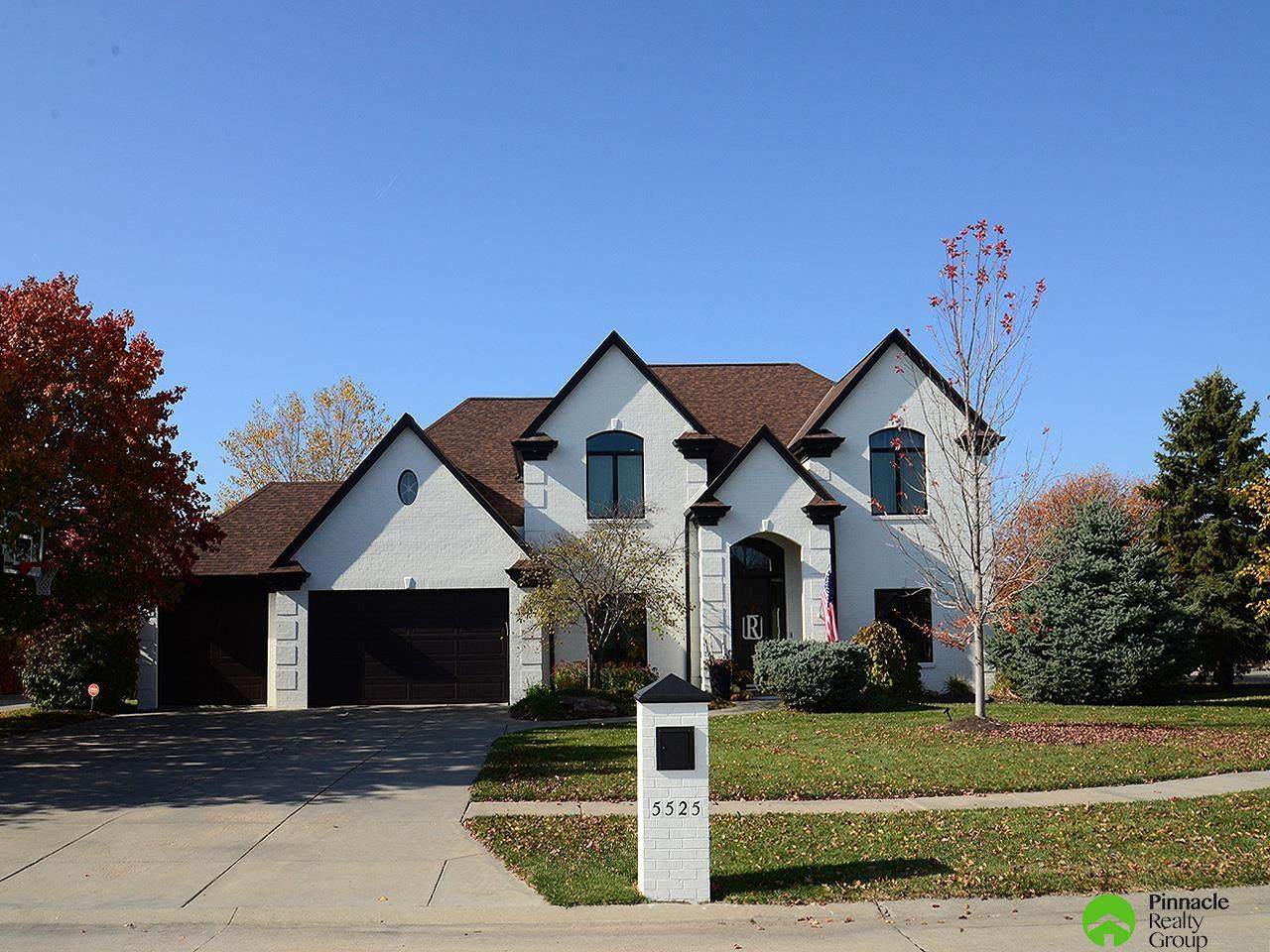 5525 96 Place - Photo 1