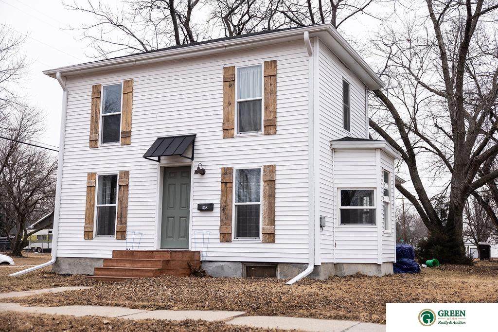 558 7th Street - Photo 1