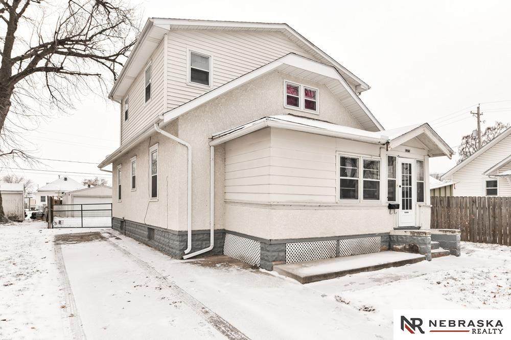 3323 Avenue D Avenue - Photo 1