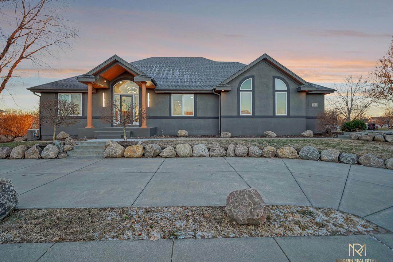 6101 93rd Street - Photo 1
