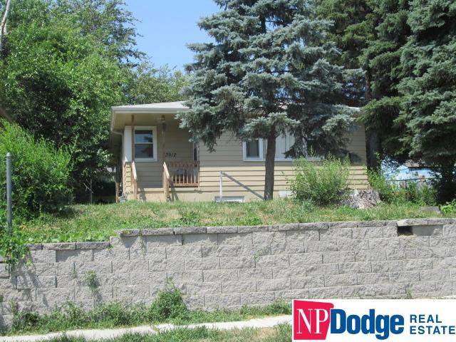 3912 Curtis Avenue - Photo 1