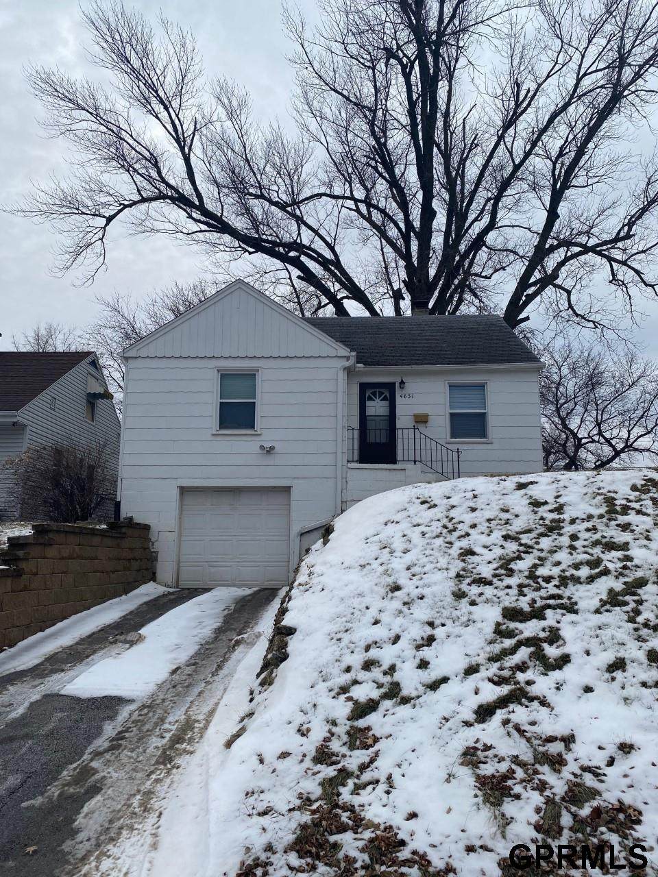 4631 Grand Avenue - Photo 1