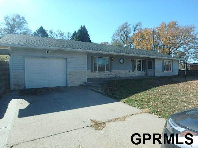 619 12th Corso Street - Photo 1