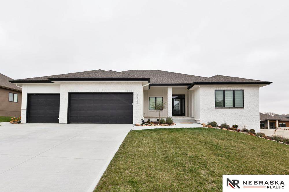 10203 105 Avenue - Photo 1