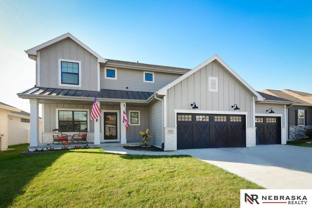 7810 194th Avenue - Photo 1