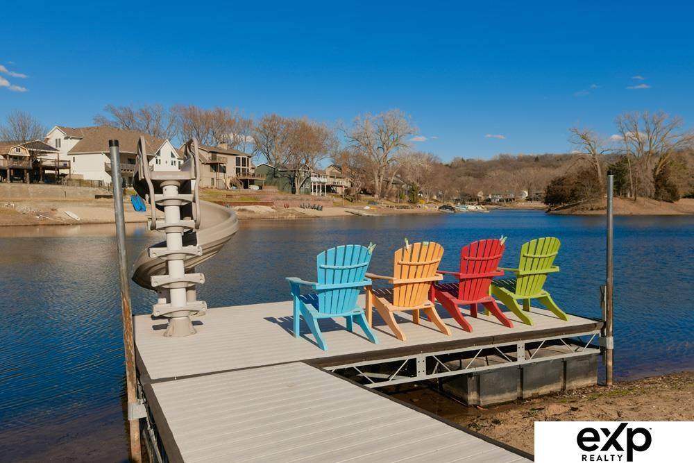 447 Lakehurst Drive - Photo 1