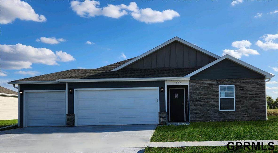 4765 Elizabeth Court - Photo 1