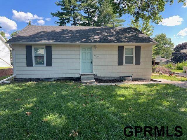 6137 Gladstone Street - Photo 1