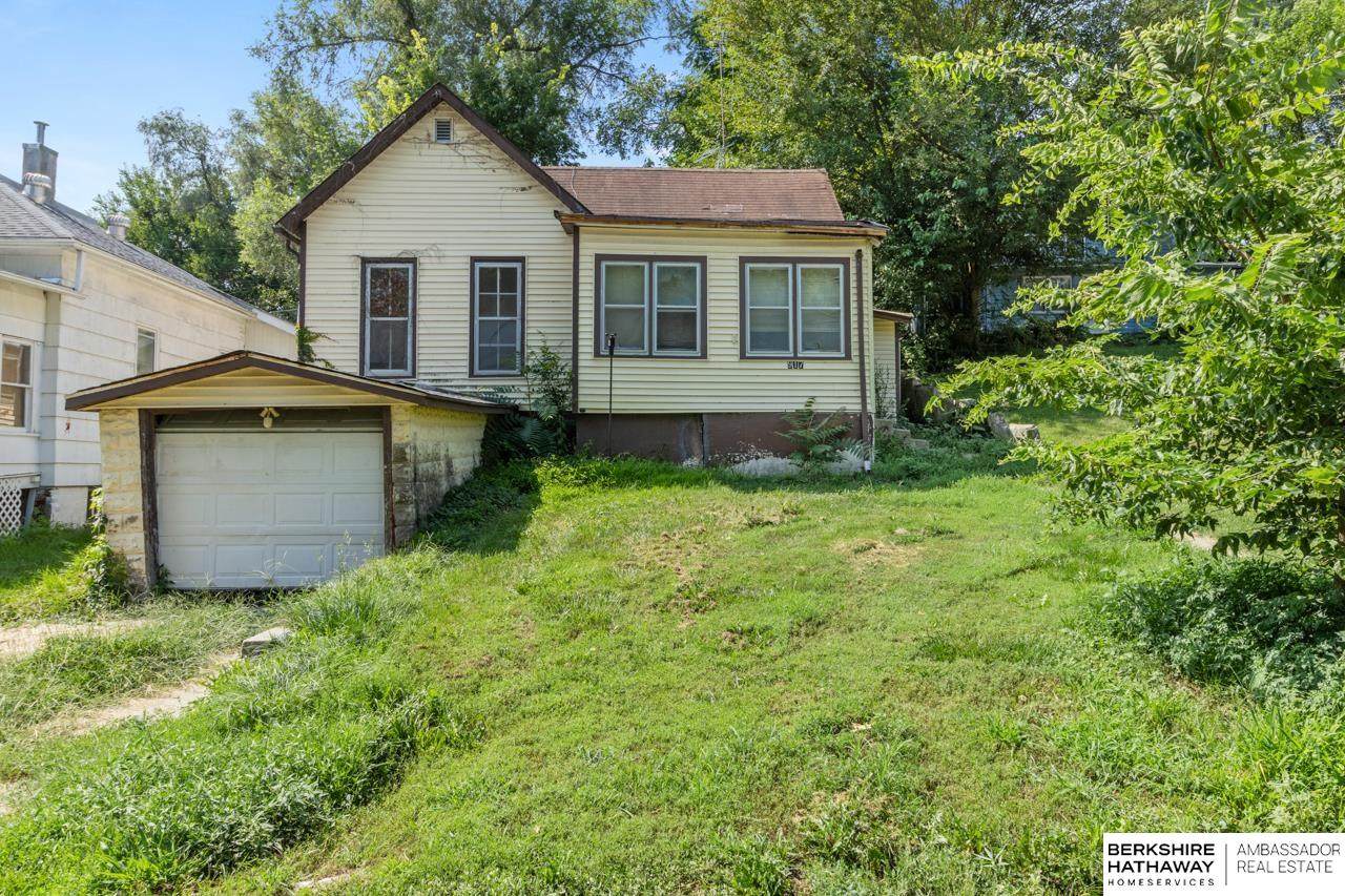 917 2nd Avenue - Photo 1