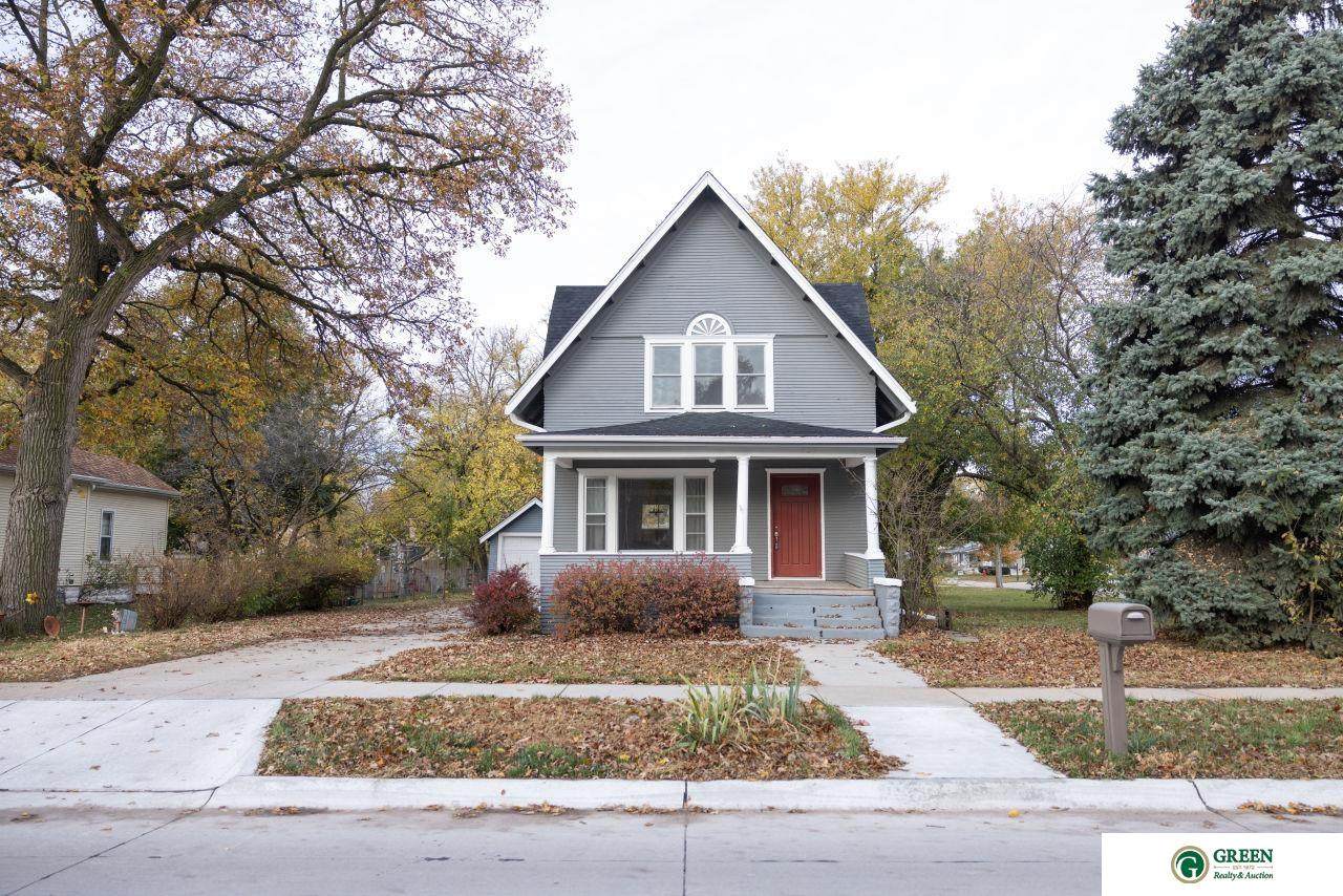 827 Blackburn Avenue - Photo 1