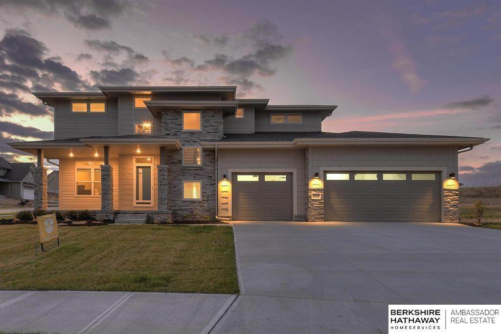 6535 199th Avenue - Photo 1