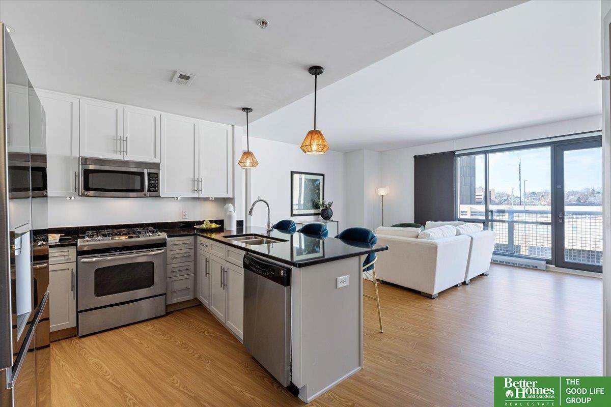 200 31 Avenue - Photo 1