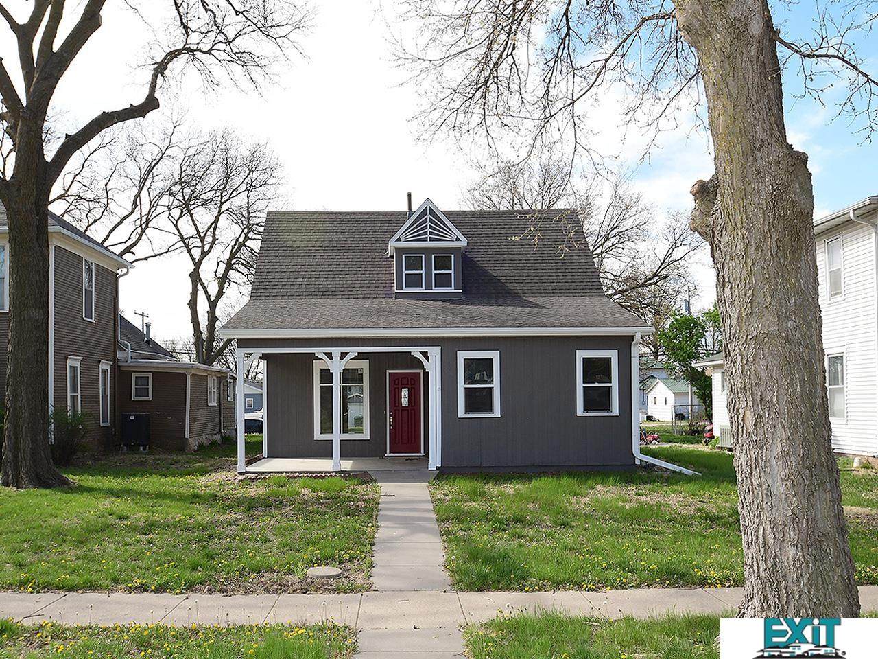 735 Olive Avenue - Photo 1