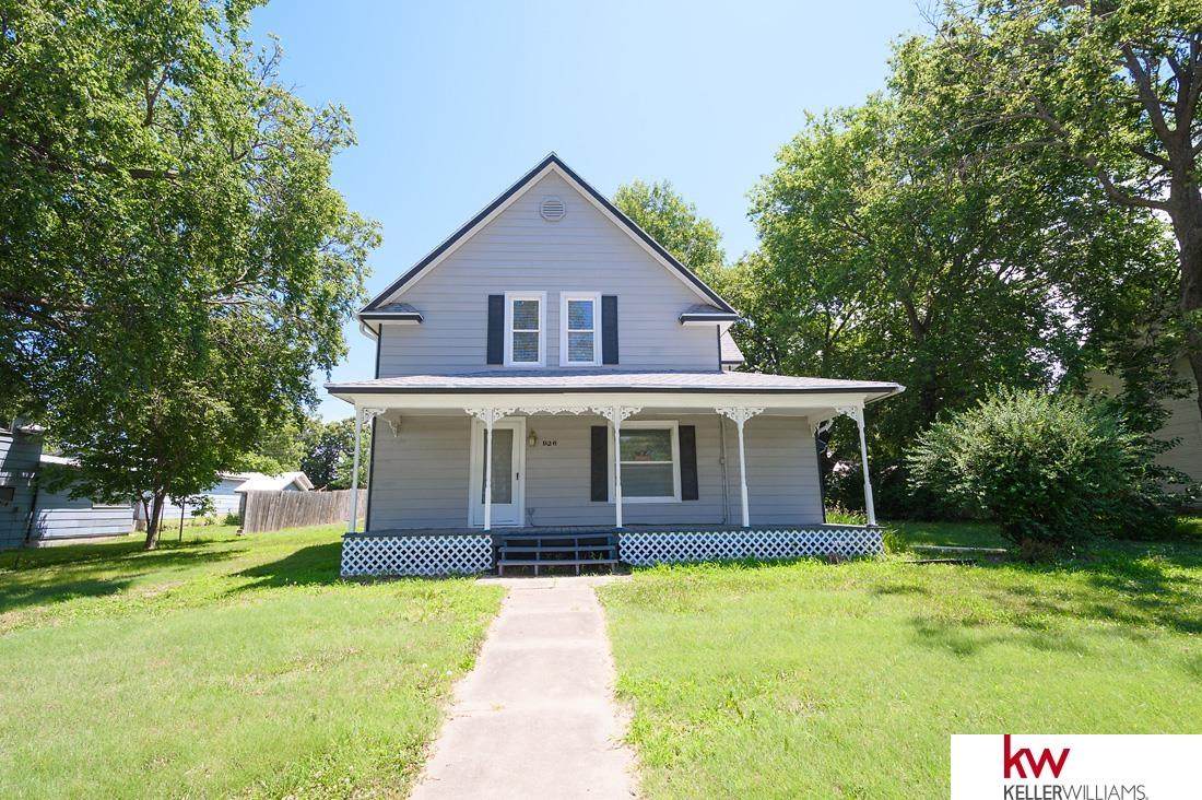 926 Commercial Avenue - Photo 1