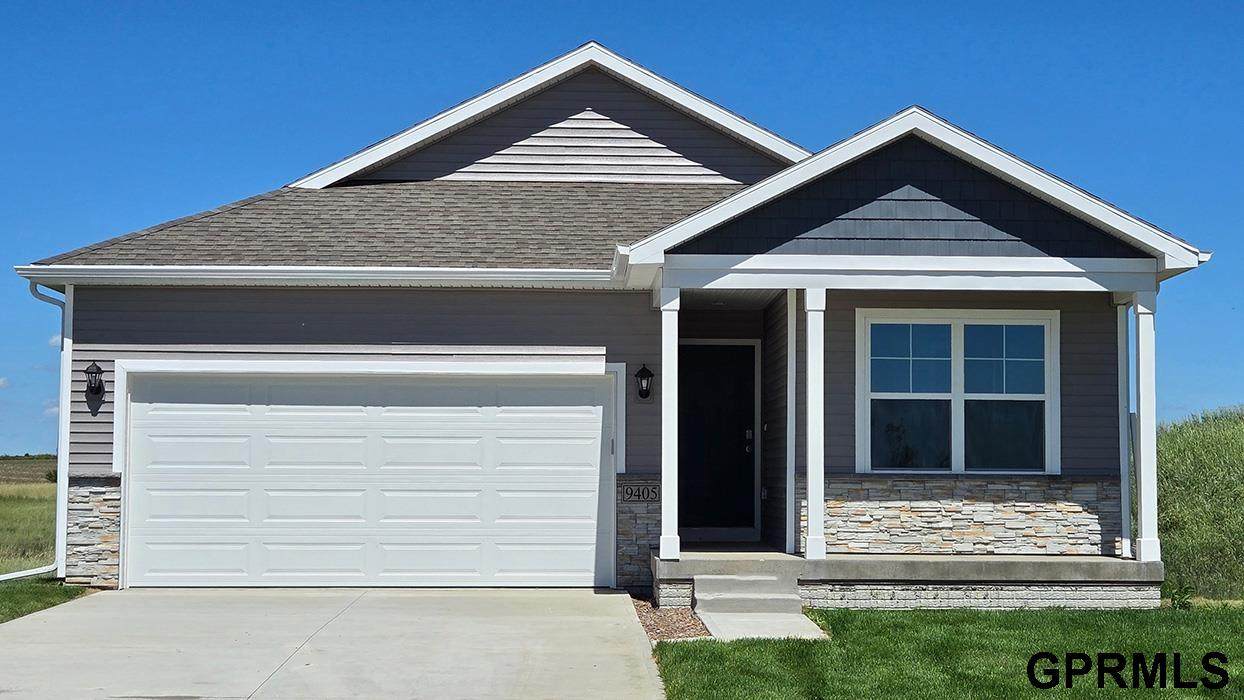 8413 176th Avenue - Photo 1