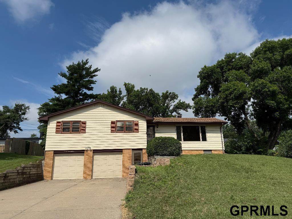 3318 106Th Street - Photo 1