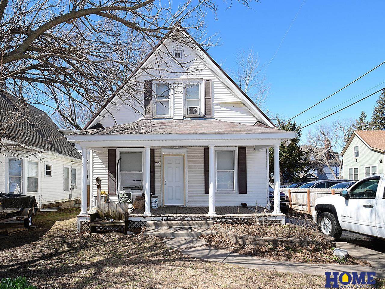229 26th Street - Photo 1