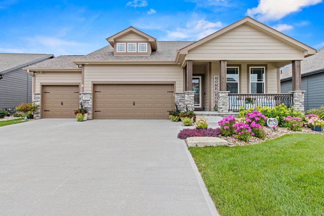 20529 D Street - Photo 1