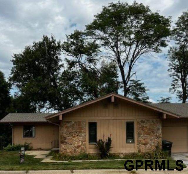 9260 Erskine Plaza - Photo 1