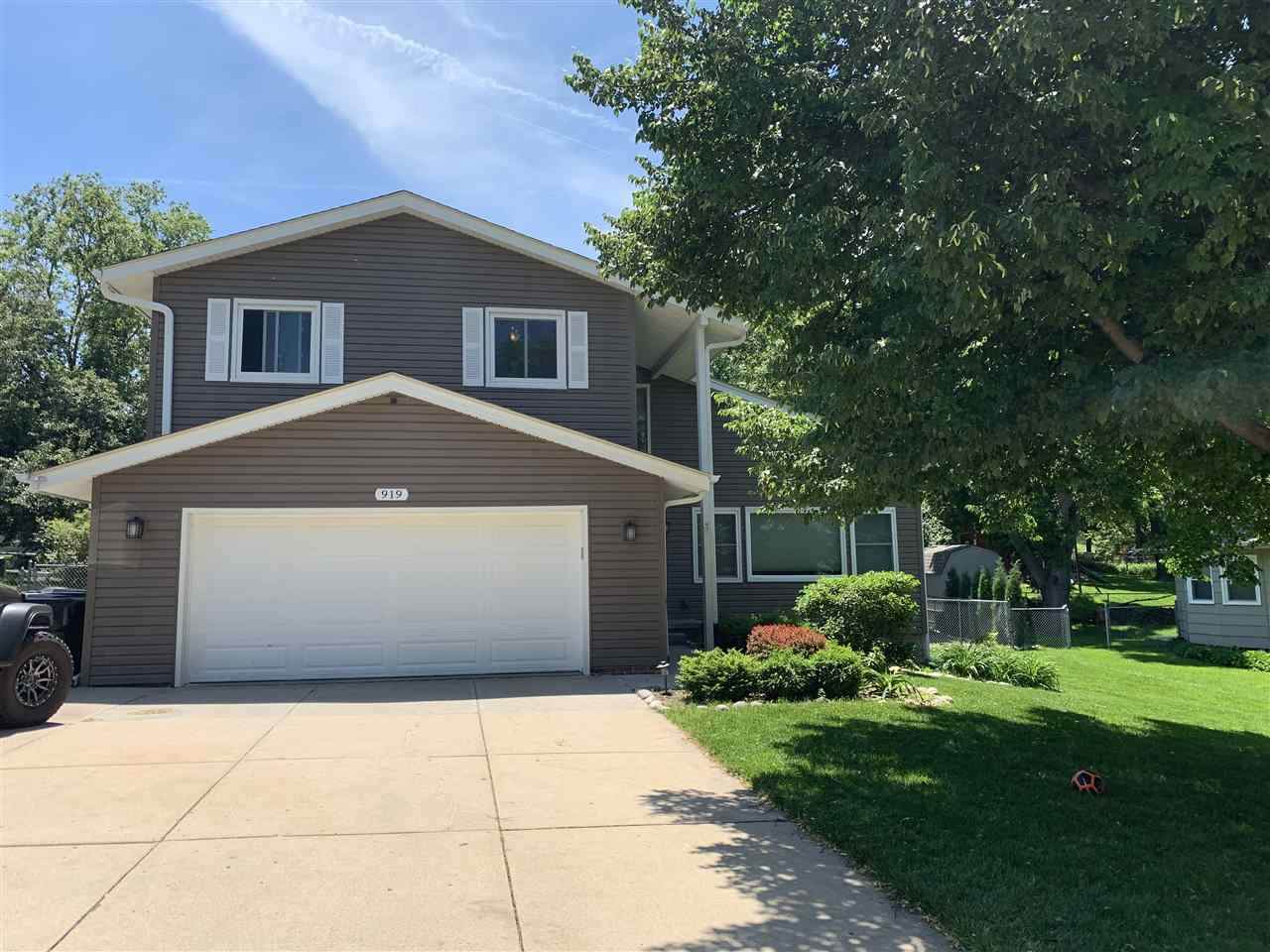 919 Crest Road - Photo 1
