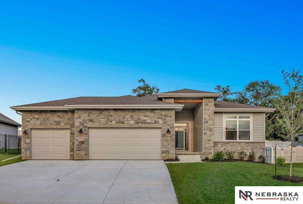 9715 123rd Avenue - Photo 1