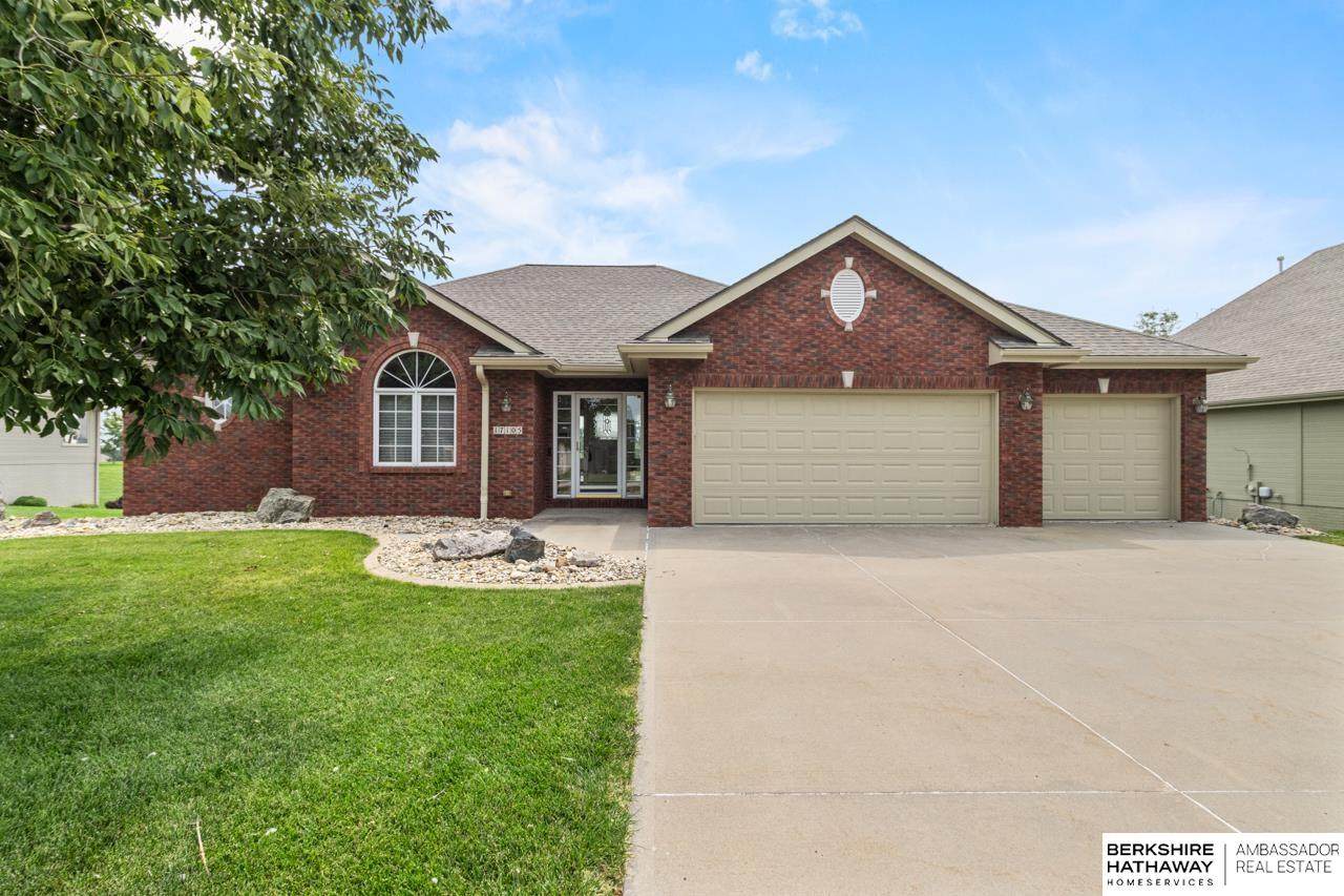 17105 Oakmont Drive - Photo 1