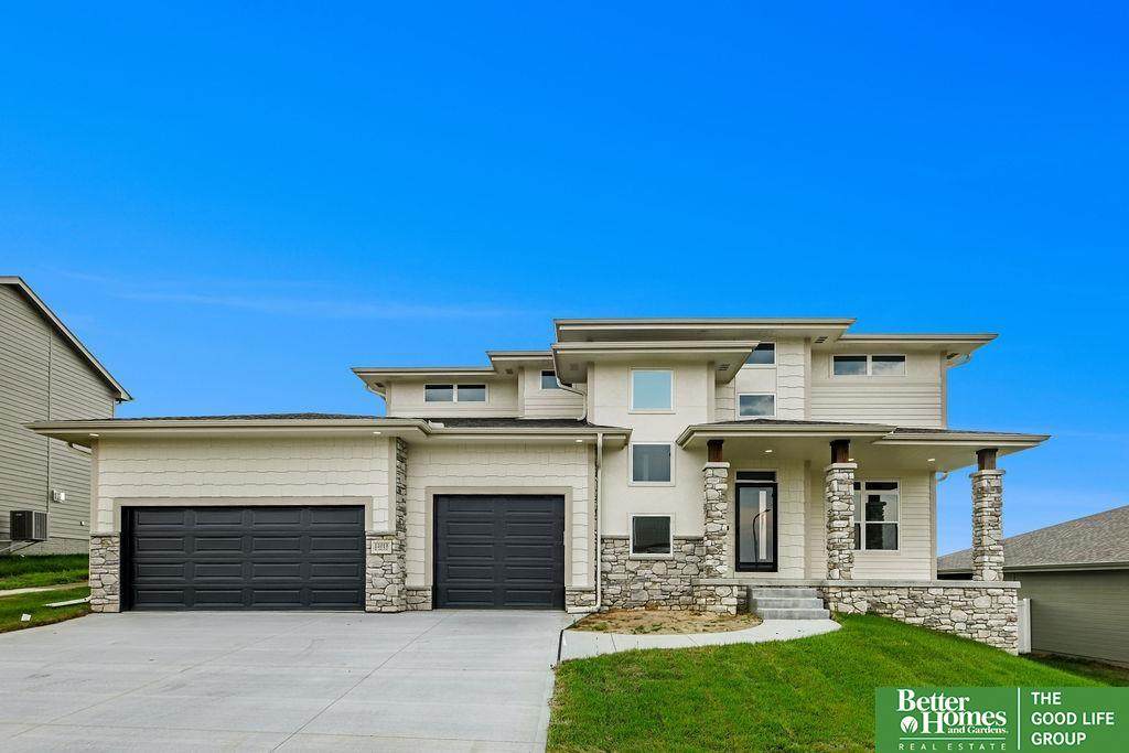 11018 161st Street - Photo 1