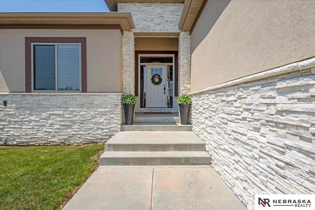 3043 95th Street - Photo 1