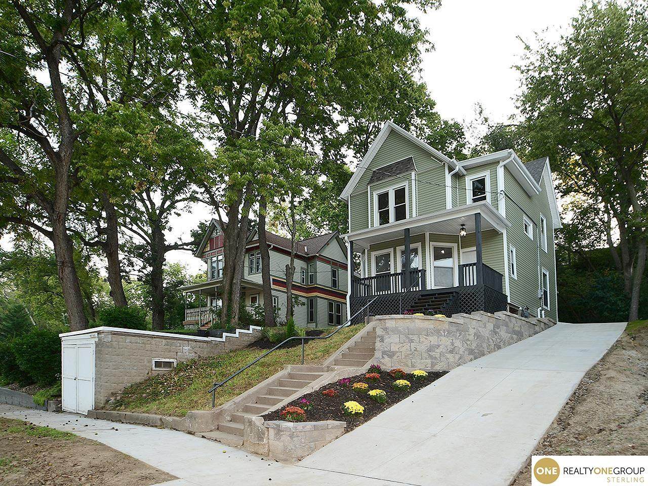 407 Park Avenue - Photo 1