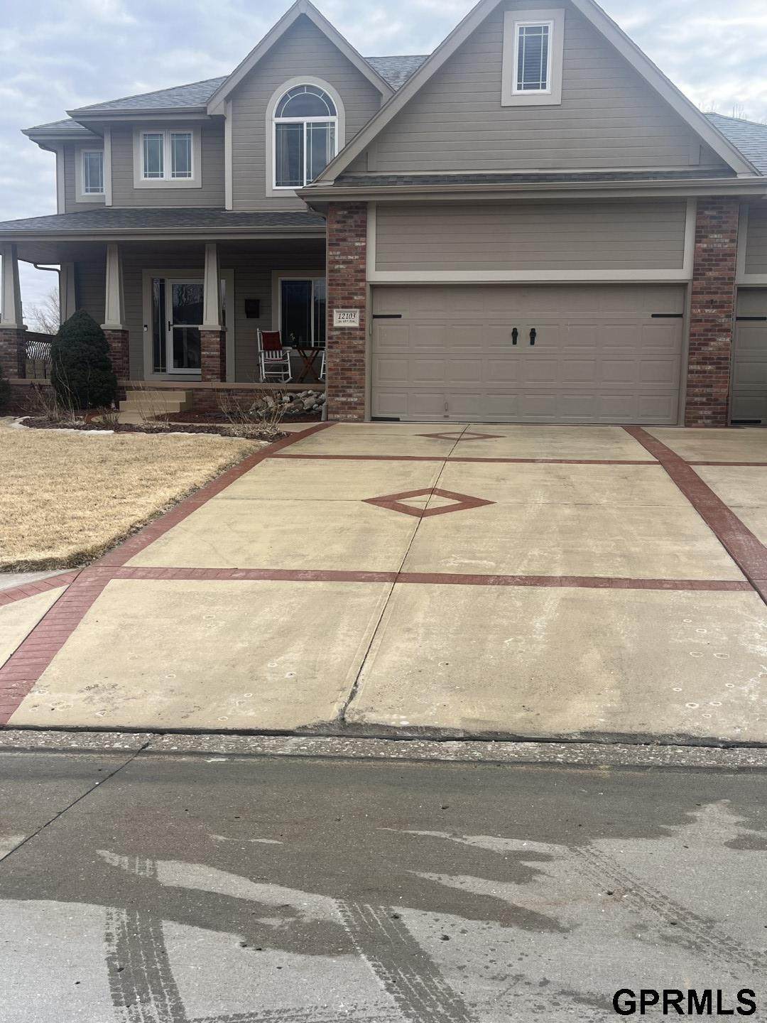 12103 49 Avenue - Photo 1