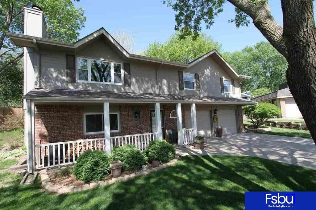 1104 Bruce Circle - Photo 1